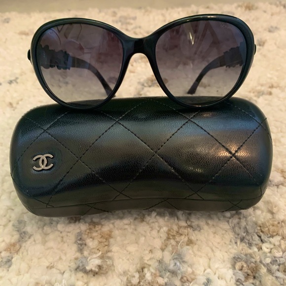 CHANEL AUTH black flower detail sunglasses with case - Picture 1 of 4